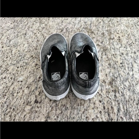 Vans - Picture 3 of 4